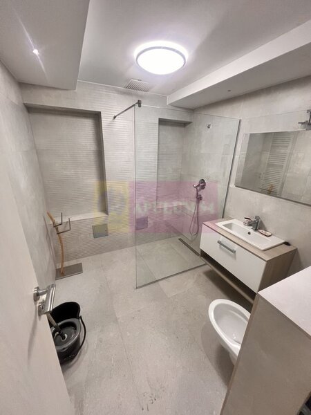 Vanzare apartament 3 camere Decebal, metrou, parking